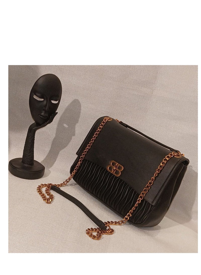 Women's shoulder bag with dimensions and sizes suitable for storage